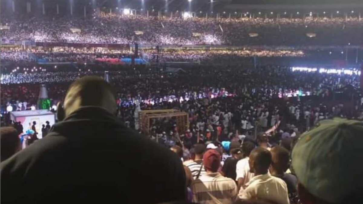 Stampede during concert in packed stadium of Congo leaves 11 dead, including two policemen Stampede during concert in packed stadium of Congo leaves 11 dead, including two policemen