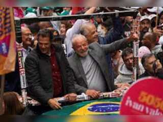 Celebrations on streets of Brazil as Lula defeats incumbent President Bolsonaro