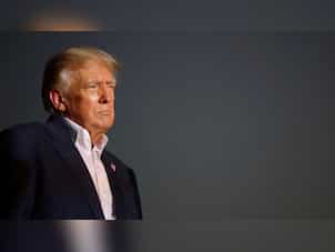 Trump reaches out to Supreme Court to block lawmakers from accessing his tax returns