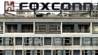China iPhone factory staff fleeing Covid curbs will receive four times the bonus if they stay