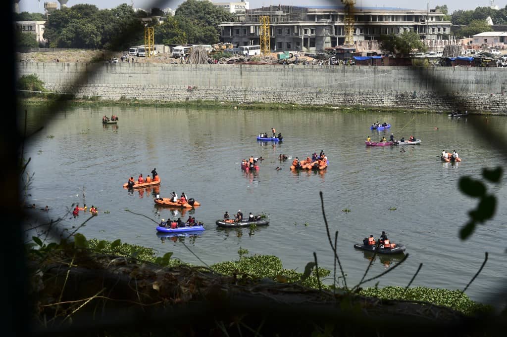 Morbi bridge collapse: Inspired by Thailand cave rescue ops, officials drain river to find missing bodies