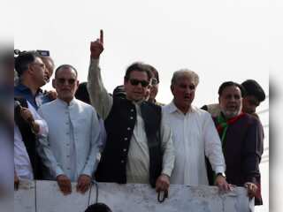 Pakistan: Shots fired at former PM Imran Khan's long march
