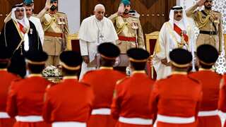 Bahrain: Pope calls for an to end human rights violations and discrimination during visit