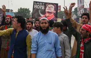 Imran Khan vows not to 'bow down' after assassination attempt; pledges to continue protest march