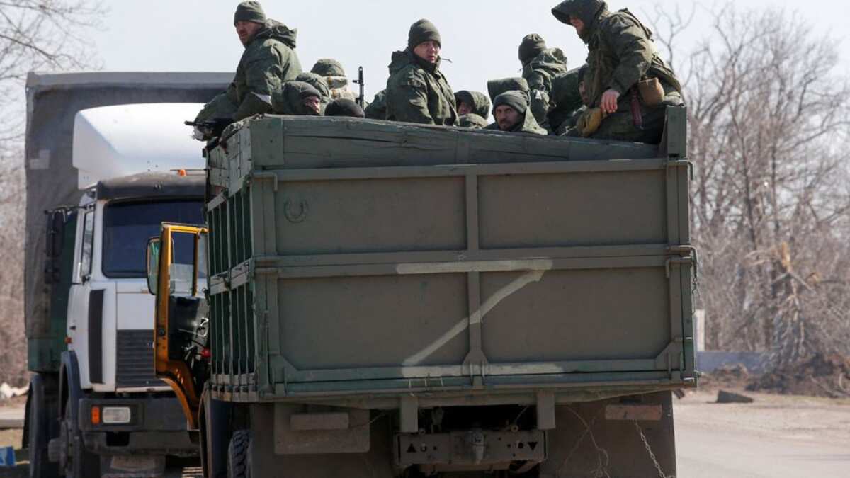 Ukraine war: UK defence ministry claims Russia threatening to shoot its own retreating soldiers Ukraine war: UK defence ministry claims Russia threatening to shoot its own retreating soldiers
