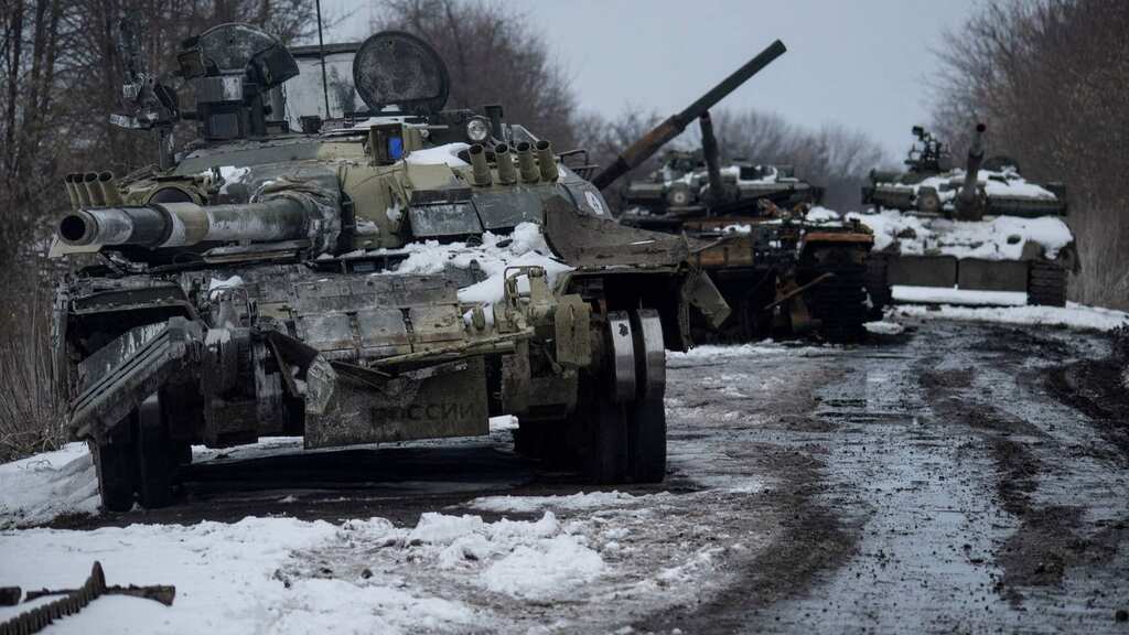 Russia signals retreat in southern Ukraine but Kyiv fears trap