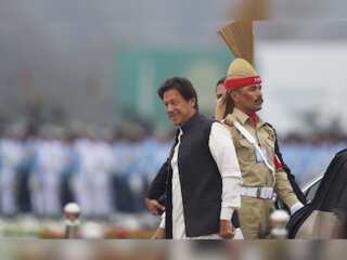 Pakistan: Imran refuses to drop army officer's name from complaint