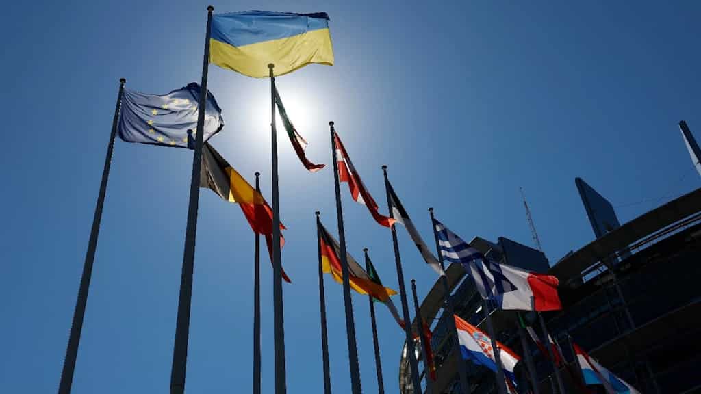 US pushes Ukraine to let go of refusal to talk to Russia, war takes a toll on world economy