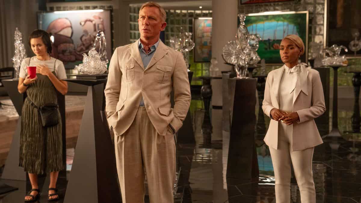 'Glass Onion: A Knives Out Mystery' trailer out! Daniel Craig is back solving a new mystery 'Glass Onion: A Knives Out Mystery' trailer out! Daniel Craig is back solving a new mystery