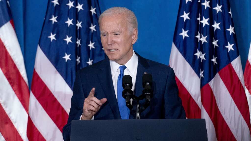 US Midterm Elections: Clinton to Biden on the campaign trail