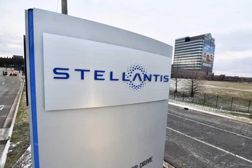 Auto firm Stellantis joins others, pause paid ads on Twitter