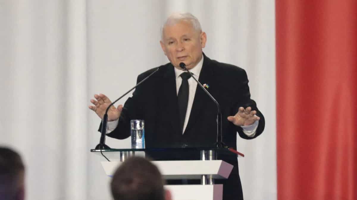 Poland: Politician blames low birthrate on young women drinking alcohol, sparks outrage Poland: Politician blames low birthrate on young women drinking alcohol, sparks outrage