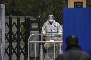 China's economic hub Guangzhou under lockdown; 2,500 new cases reported over 24 hours