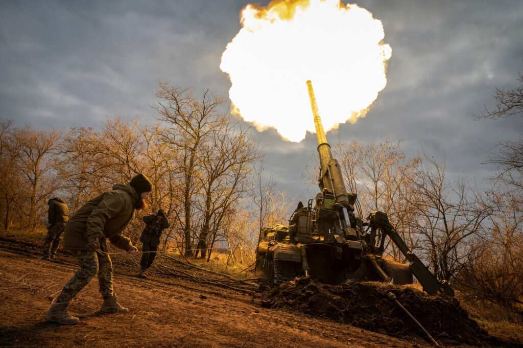 Russia's withdrawal from Kherson: Russian missile strike kills six in Mykolaiv