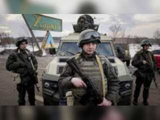 Russia-Ukraine War: Locals welcome Ukraine soldiers in Kherson