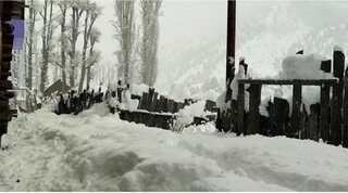 Fresh snowfall across Kashmir region, several national highways closed