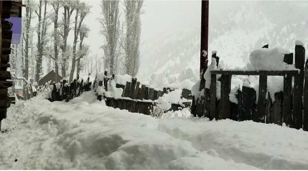 Fresh snowfall across Kashmir region, several national highways closed