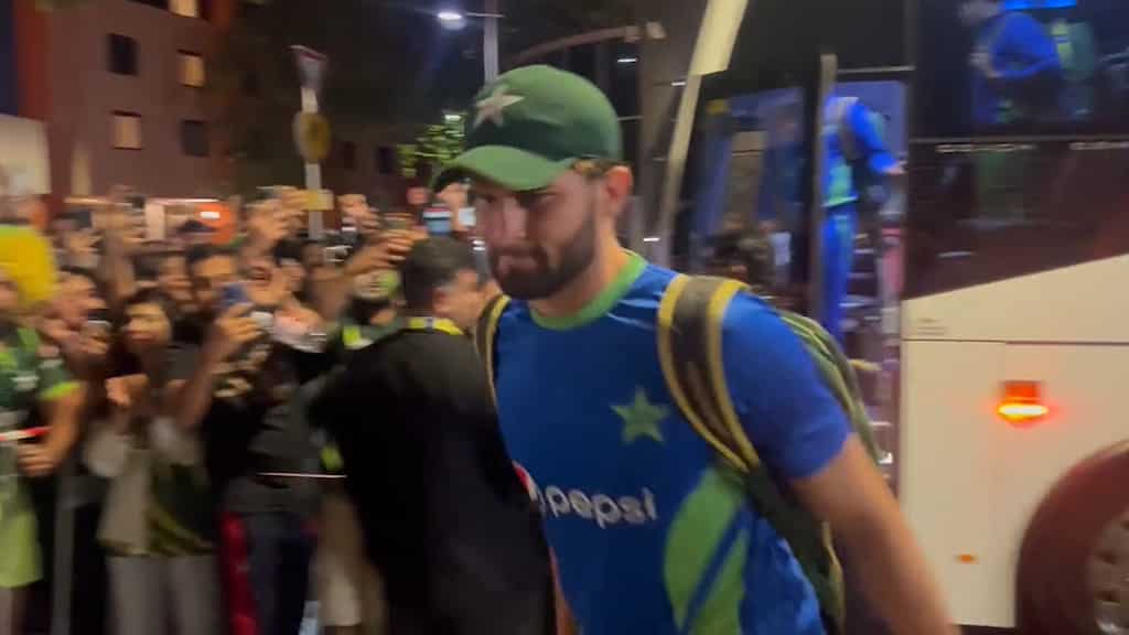 WATCH: Pakistan cricket team receives rousing reception from fans in Australia after T20 World Cup defeat