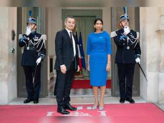 UK & France sign deal on migrant crisis; UK to pay more to France as part of the deal