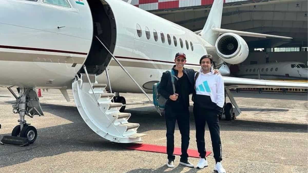 Hrithik Roshan commences the shoot of 'Fighter' with Deepika Padukone Hrithik Roshan commences the shoot of 'Fighter' with Deepika Padukone