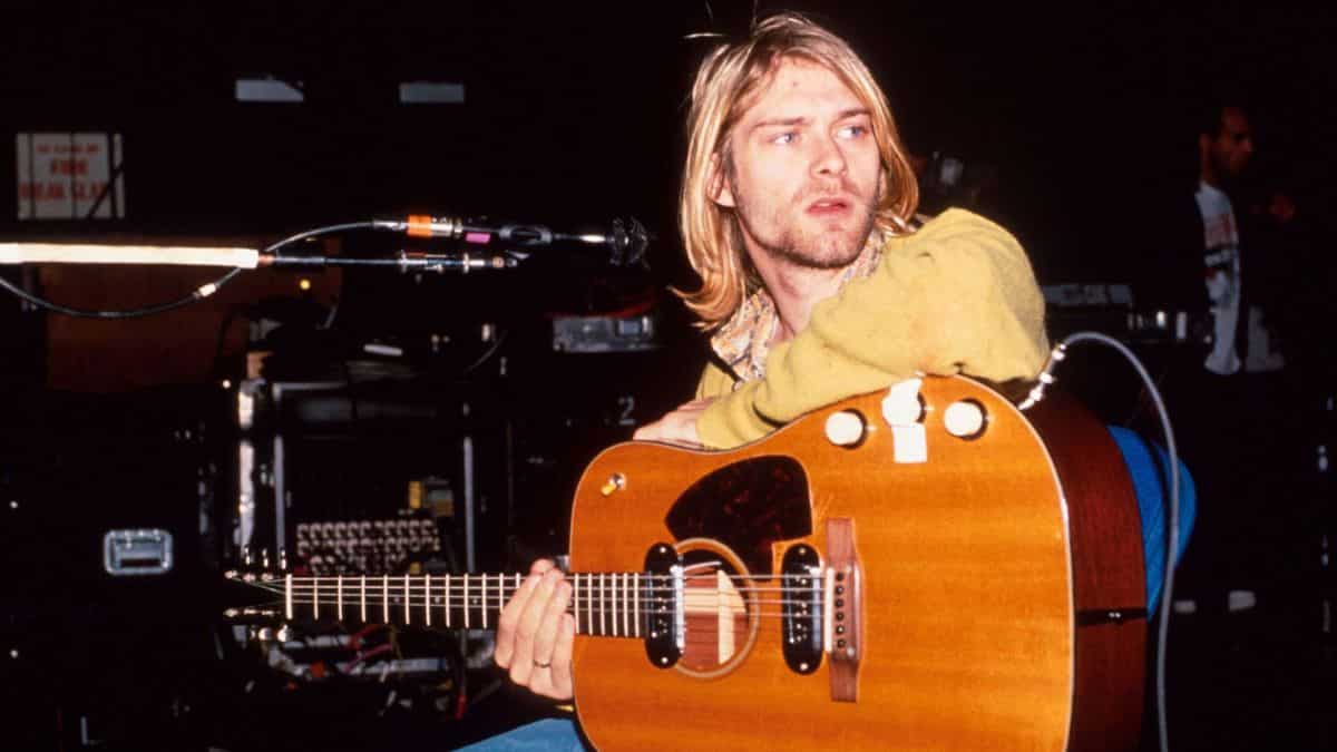 Kurt Cobain’s 1989 stage-smashed fender mustang guitar auctioned for nearly $500,000 Kurt Cobain’s 1989 stage-smashed fender mustang guitar auctioned for nearly $500,000