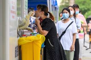China's latest COVID-19 lockdowns spark protests in Guangzhou - WATCH