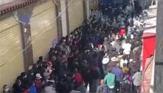 China COVID protests: People break COVID barriers in Haizhu district