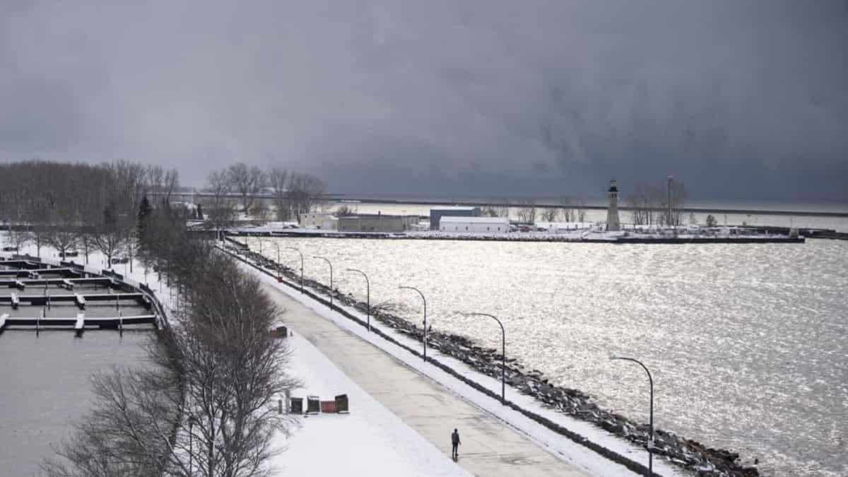 Thunder snow