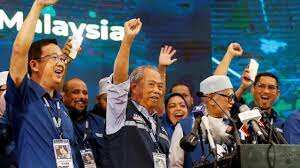 Malaysia faces hung parliament for first time in history