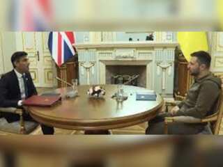 UK PM makes maiden visit to war-ravaged Ukraine, pledges support