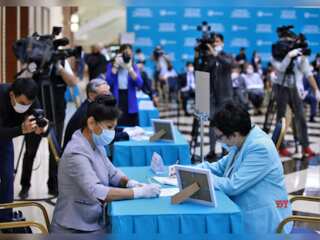 Kazakhstan: Snap vote after months of unrest, incumbent President Kassym-Jomart expected to win