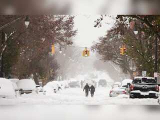 Heavy snowfall hits western New York; Travel disruptions ahead of Thanksgiving