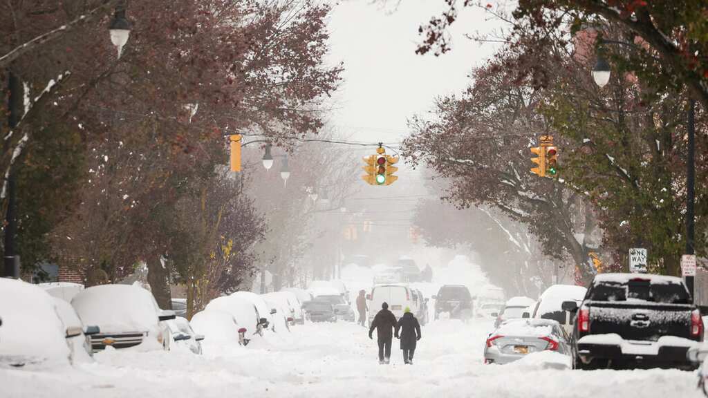 Heavy snowfall hits western New York; Travel disruptions ahead of Thanksgiving