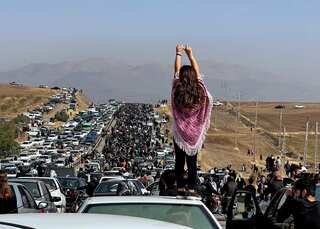 Iran arrests prominent actresses for supporting anti-hijab protests