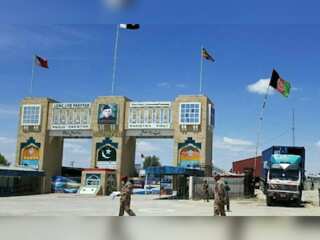 Afghan-Pak border to reopen as Taliban hands over killer of Pak officer