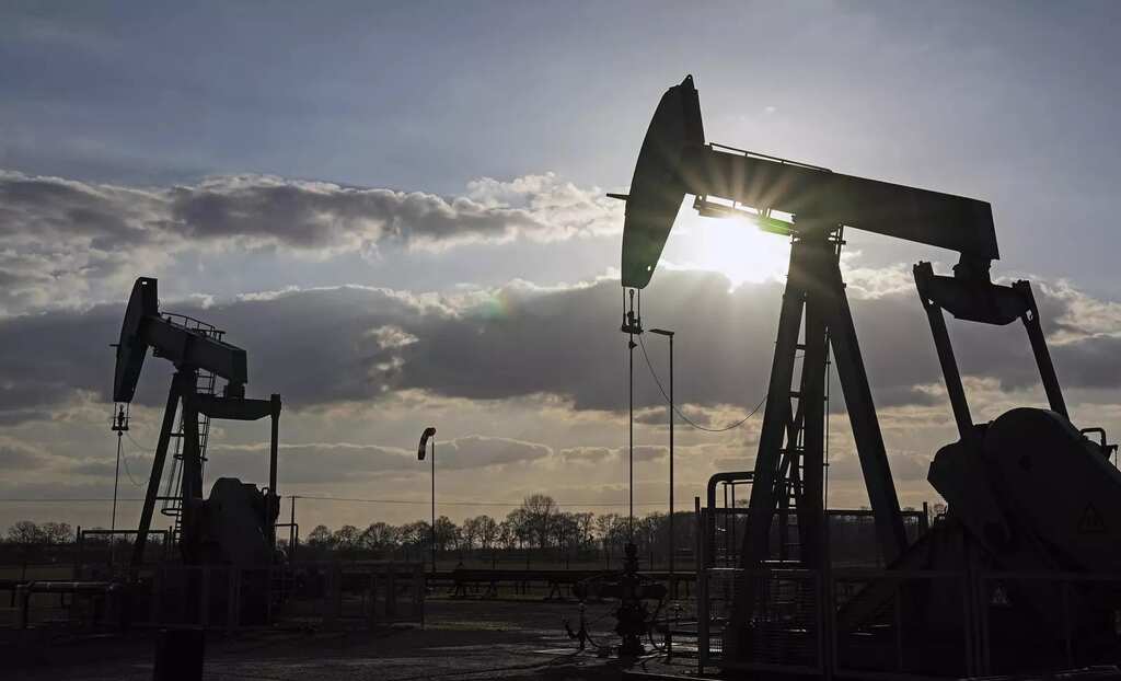 World Business Watch: Oil prices dip to near two-month lows