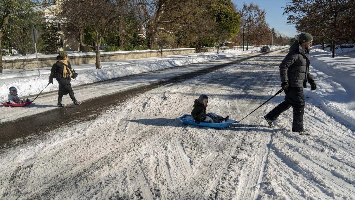 'Lake effect' snow storm aftermath