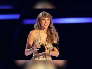 Best and worst looks from AMAs 2022