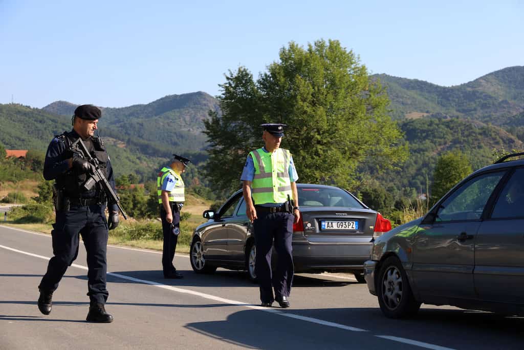 Serbia agrees to stop issuing license plates with Kosovo denominations
