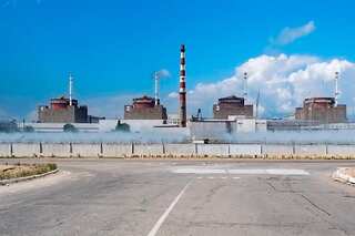 Day after Russian strikes, Ukrainian nuclear plants reconnect to electricity grid