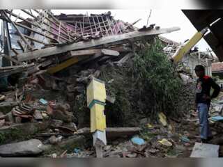 Indonesia quake aftermath: Six-year-old boy saved in 'miracle rescue'