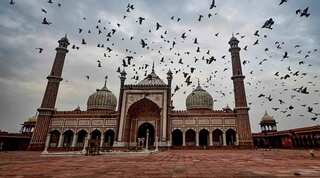India: Jama Masjid rolls back order telling women to be accompanied by relatives for entering