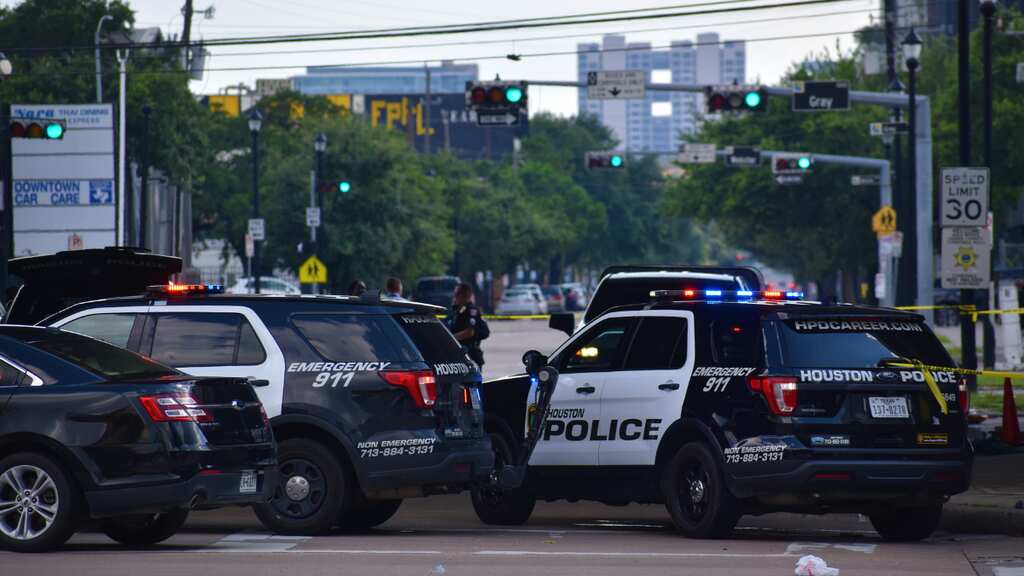 US: Two teenage boys shot dead while getting thanksgiving groceries from car in Houston, probe on 