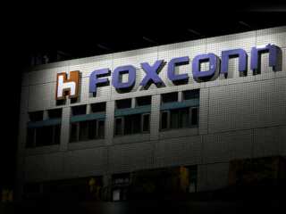 World Business Watch: China's Foxconn in trouble; 20,000 new hires left Zhengzhou plant