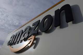 WATCH: Amazon warehouse workers stage Black Friday strikes in France