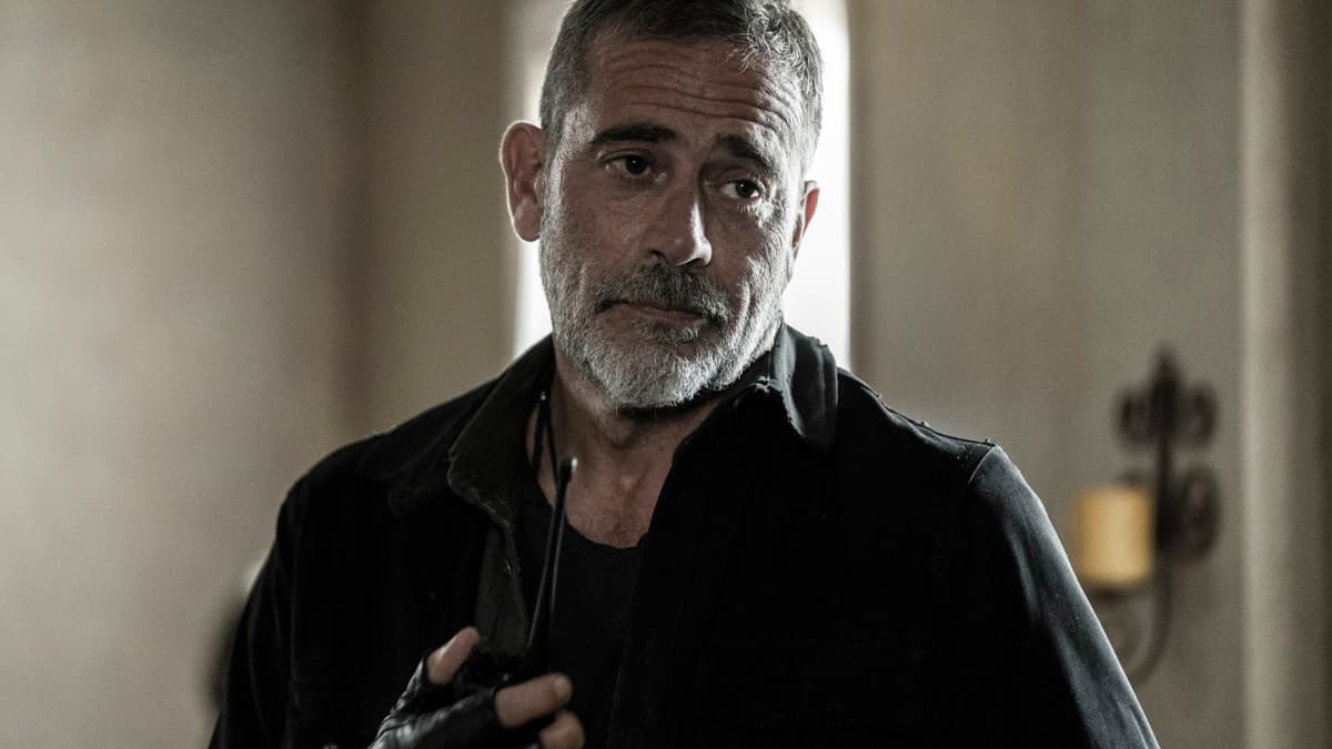Jeffrey Dean Morgan broke both his feet while filming 'The Walking Dead' Season 11
