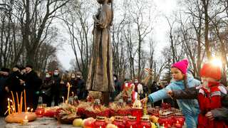 Amid ongoing war, Ukraine marks Soviet-era famine that killed millions