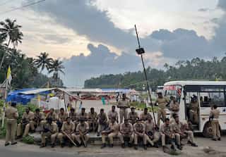 India: Hundreds of protesters clash with police over Adani's port project, 80 injured