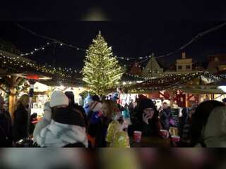 Tallinn's Christmas market opened for people with light show