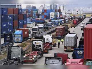 South Korea orders striking truckers in cement industry to return to work